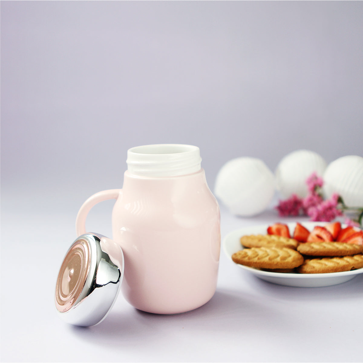 Taza Lyon.