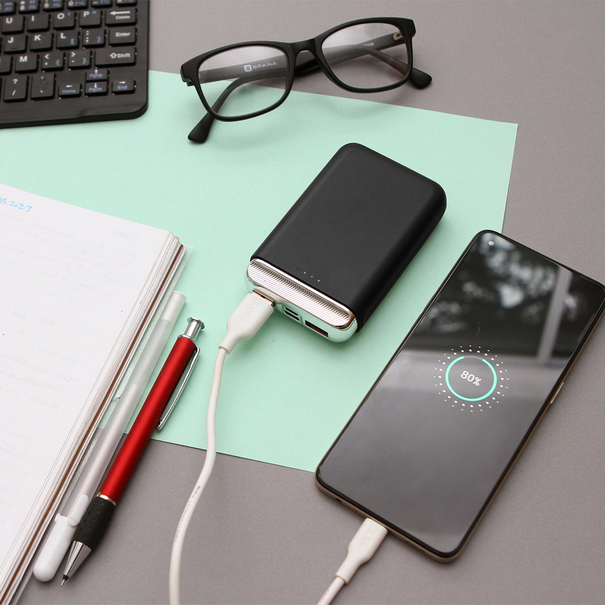 Power bank Priora.