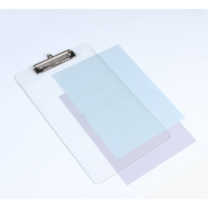 Tabla de plástico para documentos.