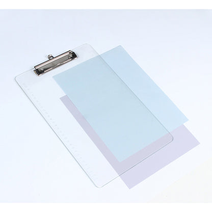 Tabla de plástico para documentos.
